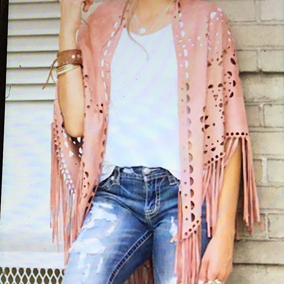 Origami By Vivian Pink Faux Suede Laser Cut Fringe Wrap - Picture 4 of 12